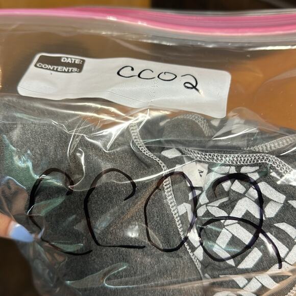 Brooks Women's Long Sleeve Activewear Top Sz XL Gray Compression Lightweight EUC - Picture 6 of 6